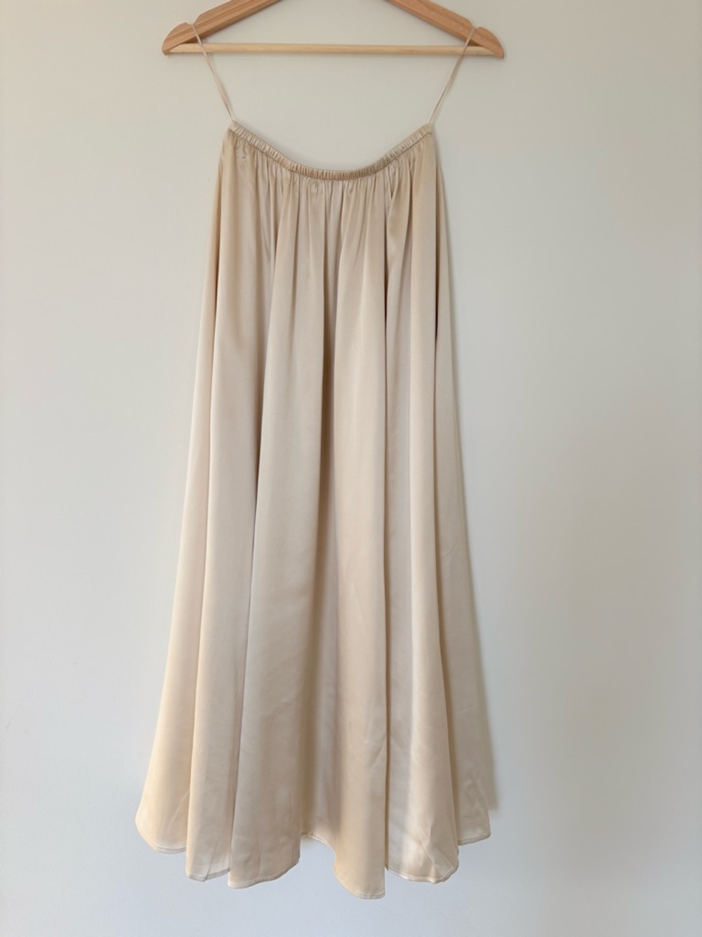 NEW Reformation Gemma Long Silk Skirt Almond Cream Elastic Waist | US 0 UK 4 - Picture 7 of 12
